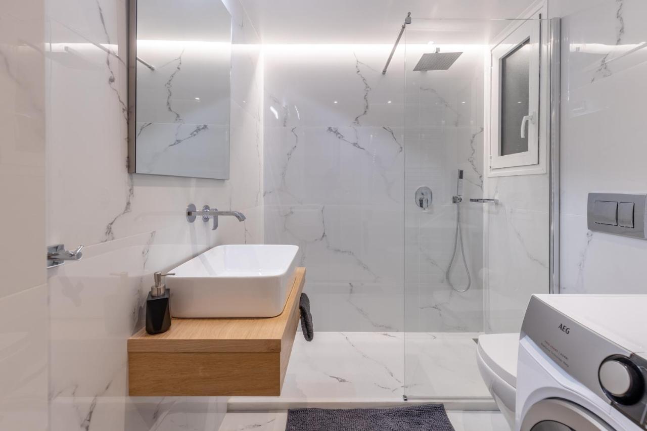 Elegant Apt 5' From Ampelokipi Metro Station เอเธนส์ ภายนอก รูปภาพ